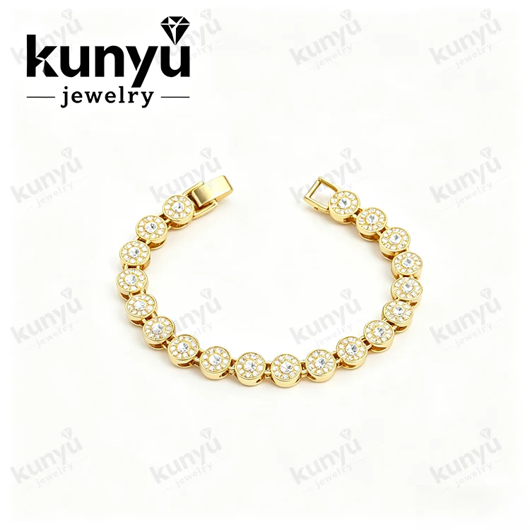 Zierliche minimalistische goldfarbene Kette