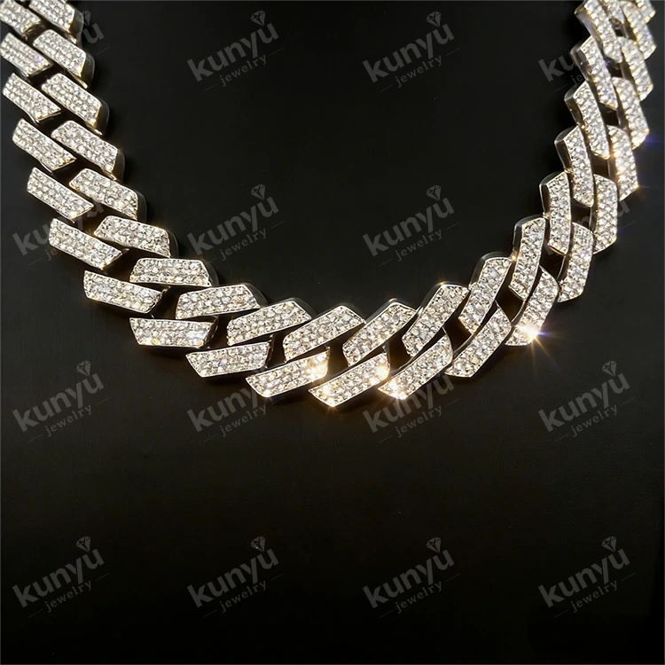 Trendiger kubanischer Streetwear-Halsband