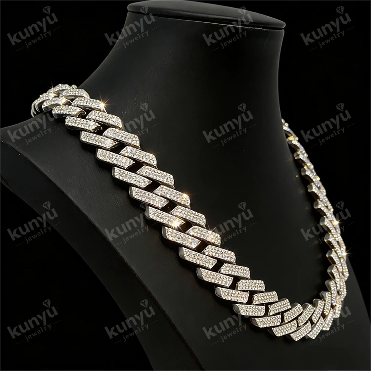 Trendiger kubanischer Streetwear-Halsband